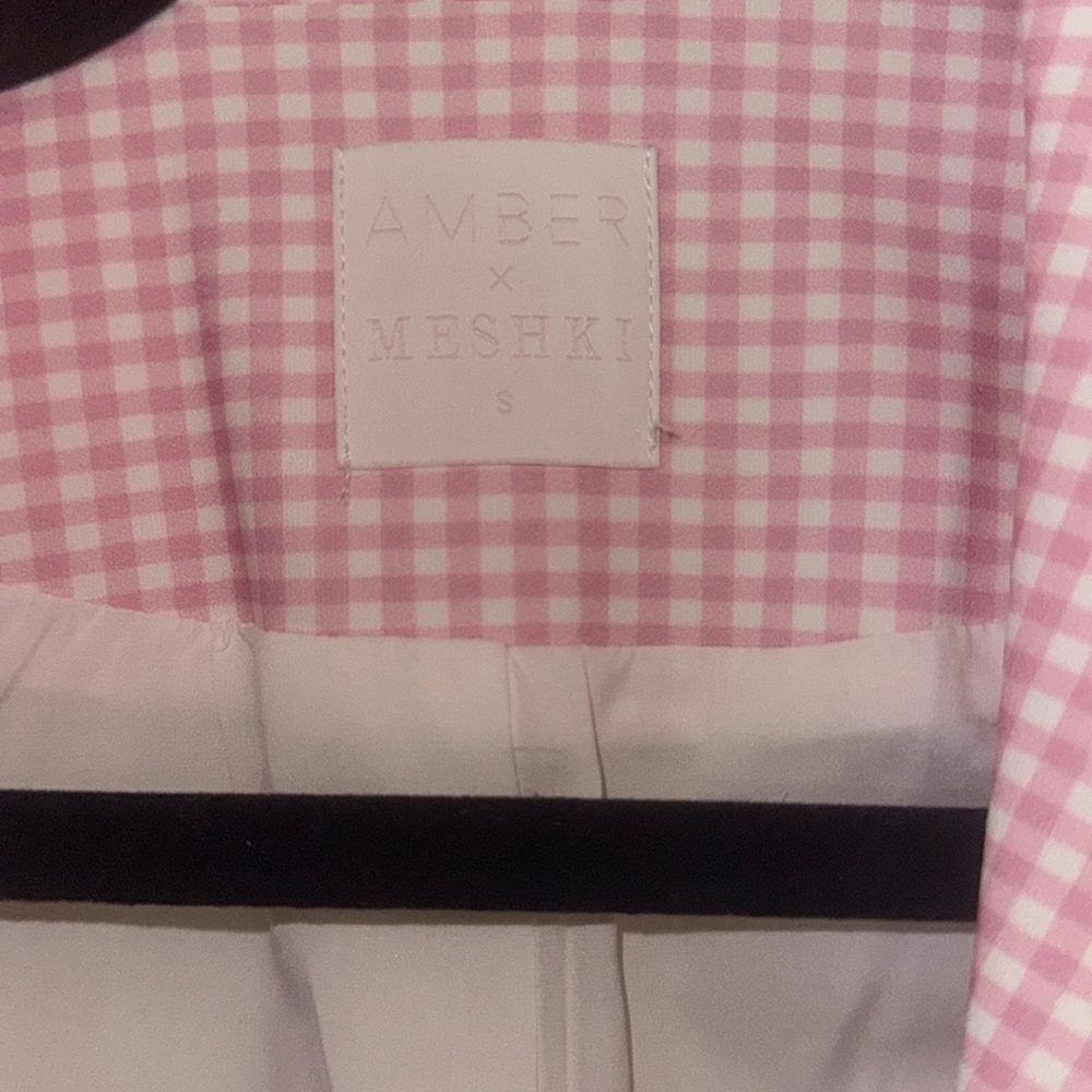 Amber x Meshki gingham white & pink blazer jacket.
Small. NWOT. - Picture 4 of 9